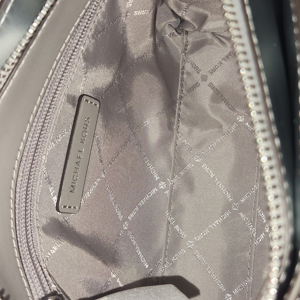 Silver Handbag - Picture 8 of 10